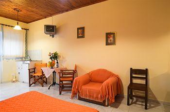 Artemis Studios And Apartments Psarou  Екстериор снимка